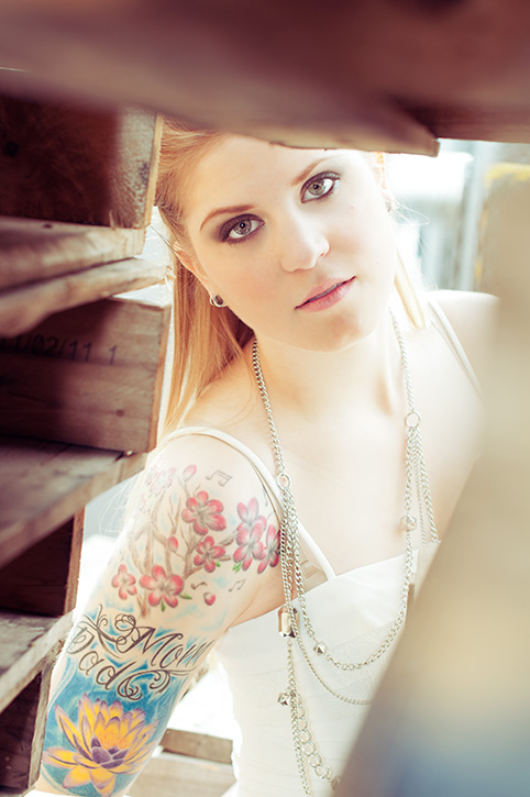 Rock and roll wedding, tattooed bride, by Kootenay Wedding Photographer Electrify Photography